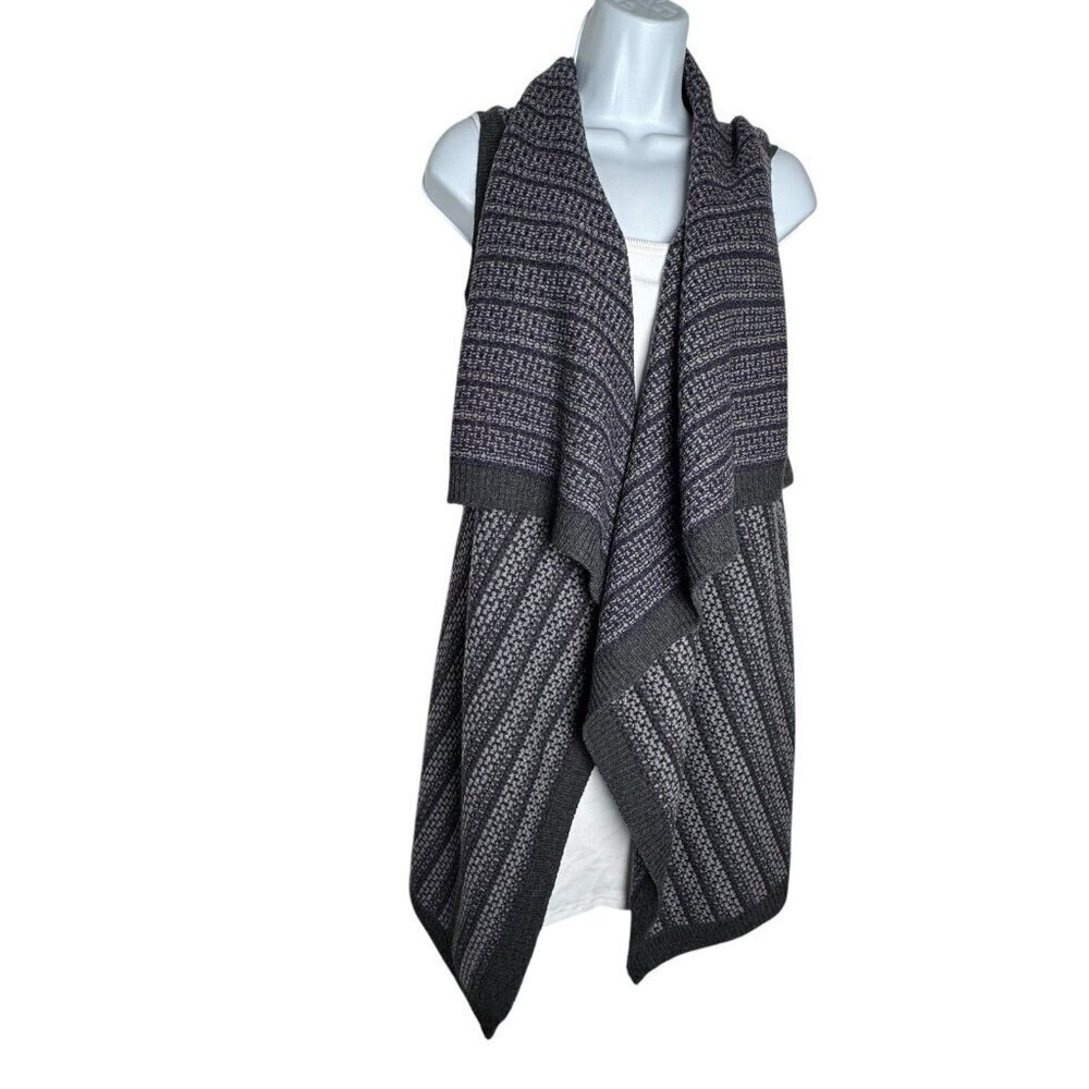 THEORY Daley New Steady Wool Knit Vest Waterfall Handkerchief size Medium Womens